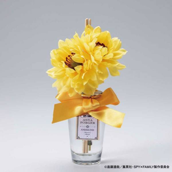『SPY×FAMILY』のフラワーディフューザーが発売！　ロイド、アーニャ、ヨルが美しい花に