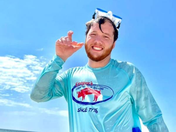 海で拾った入れ歯の大冒険？　結末に「笑った」「もっと続きが見たい」