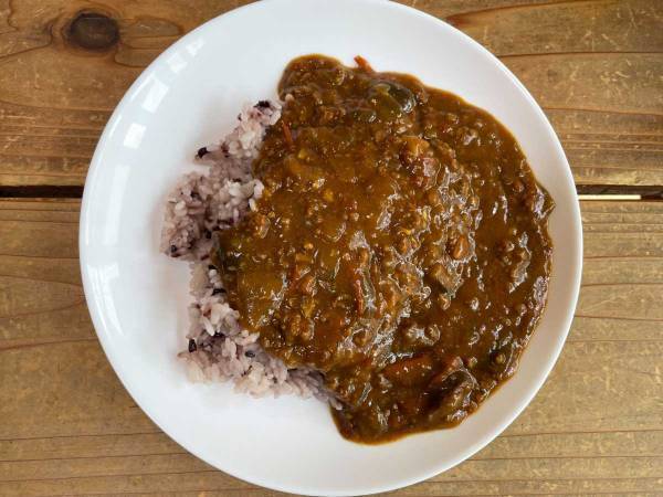 子供の取り分けにも便利！　辛口のカレーを１皿分だけ甘口にする裏技