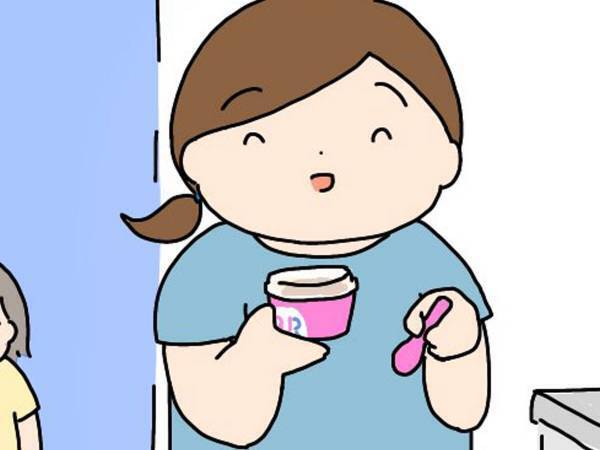 アイスを食べようとしていたらヒヤヒヤ　「う、うしろー！」