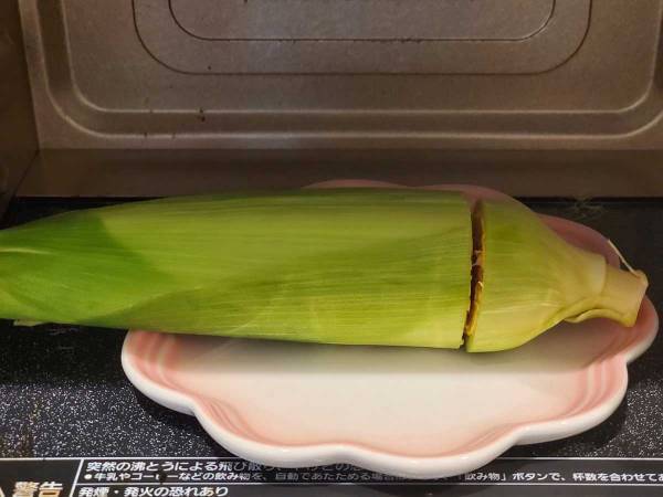 トウモロコシにかぶりつきたい！　電子レンジで温める方法に「手軽でいいね」