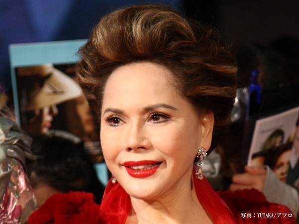 デヴィ夫人、１８１cmの孫の写真を公開　モデルのような姿に反響