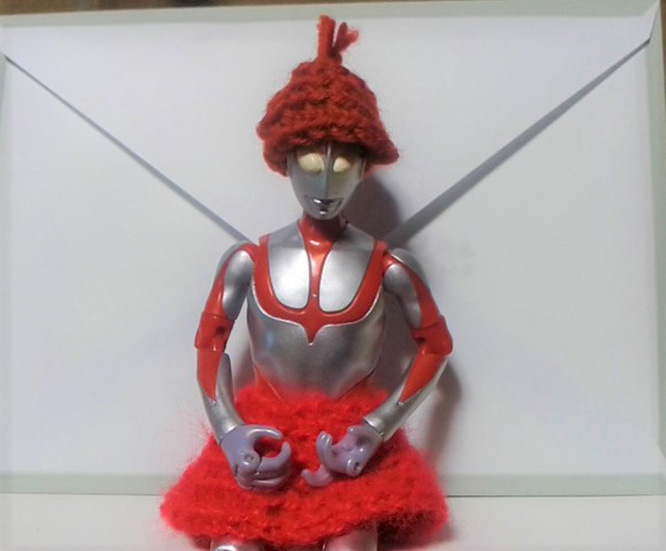 ウルトラマンのフィギュアに、祖母が？　とった行動に「最高のセンス」「笑顔になった」