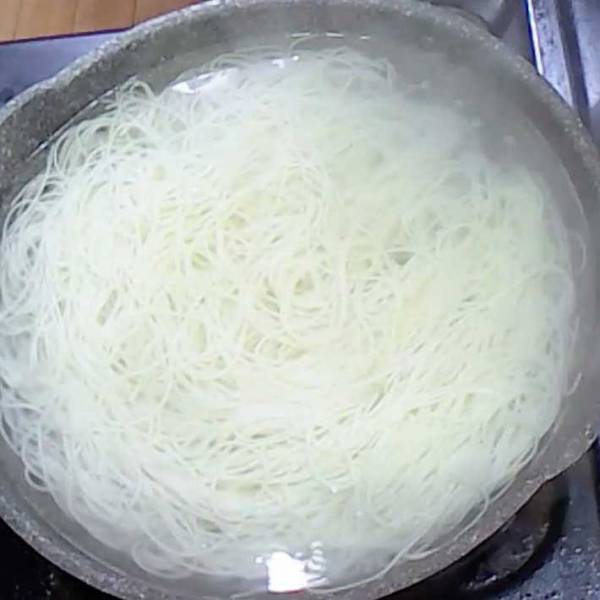 「そうめんはもう、茹でないで！」　画期的な作り方に「最高」「灼熱の台所から解放される」