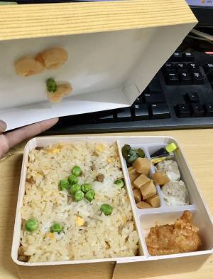 弁当を開けて『不況』を感じた男性　真相に「今日イチ笑った」「吹いたわ！」