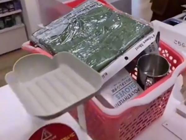 セリアで会計した夫婦　二度見必至な金額になり「えげつない」の声