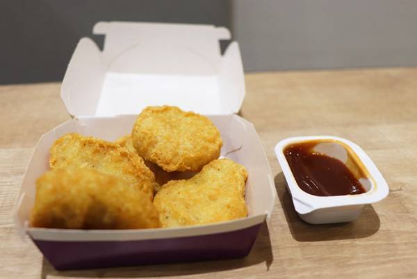 マックナゲットの箱に『謎のミシン目』が！　理由に「なんて便利なんだ」「いいアイディア！」