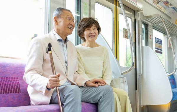 「浴衣なんてイタい」　電車内で悪口を言われた女性　すると見ていた老夫婦が？　「素敵」「スカッとした」