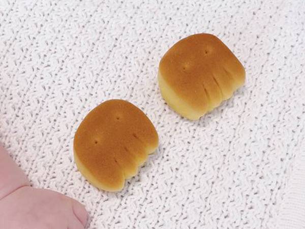 並べられた４個のパン　と思ったら？「愛おしすぎる」