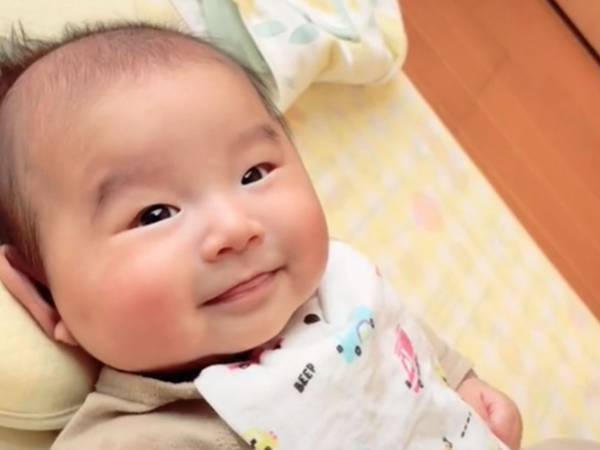 『大人になったら行きたい場所』の提案に笑顔だった赤ちゃん　しかし、ある国の名前に一変！