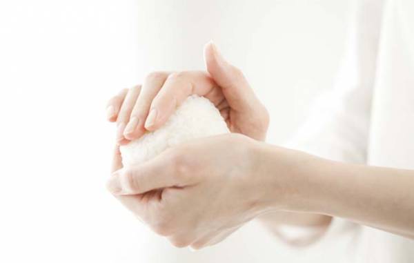 夏やせを防ぐために『おにぎり』で栄養補給を　人気の具材ランキングは？
