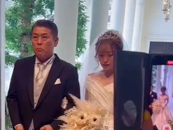 全員やらかした新婦入場　動画に「マジで爆笑した」「緊張した両親かわいい」