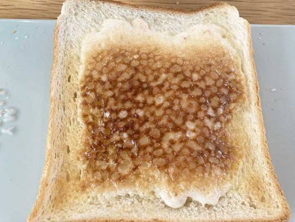 食パンがメロンパンに大変身！　カルディの『ぬって焼いたらメロンパン』を食レポ