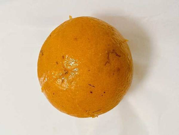 パンの袋を留める『あれ』　オレンジの皮むきに使えるって本当？