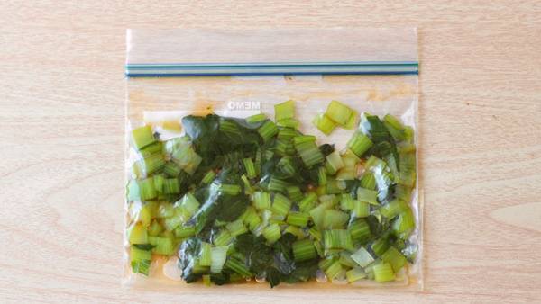 小松菜と調味料だけ！　『簡単漬物レシピ』がおいしそう