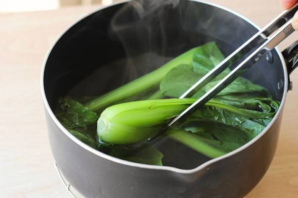 小松菜と調味料だけ！　『簡単漬物レシピ』がおいしそう