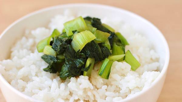 小松菜と調味料だけ！　『簡単漬物レシピ』がおいしそう
