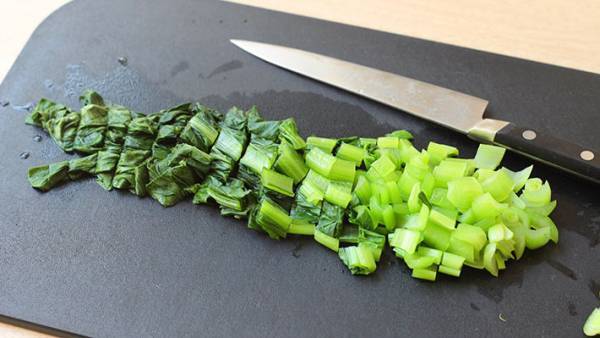 小松菜と調味料だけ！　『簡単漬物レシピ』がおいしそう