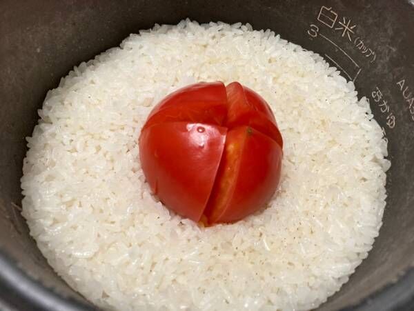 トマトを丸ごと炊くだけ　全農おすすめの『トマトご飯』に反響　「昼ご飯にやってみよう」