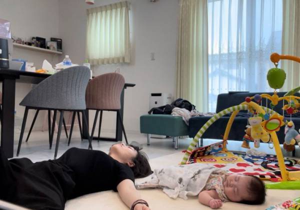 子育て中の妻を撮影した夫　写真に「リアルでいい！」「共感しかない」