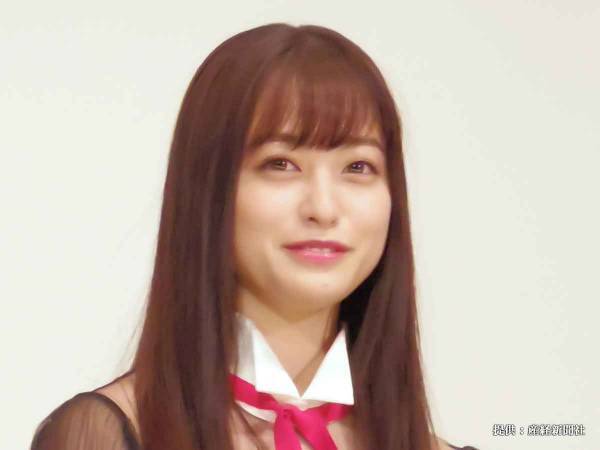 すっぴん姿を披露した橋本環奈に反響　お風呂上がり、お酒を飲みながら？