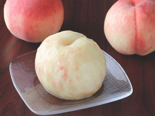 家庭でもできる、綺麗に桃をむく方法に「ありがとう」「その手があったか」