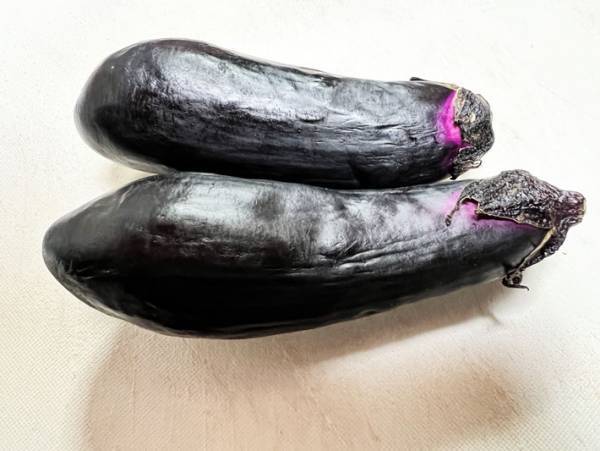 しなびたナスは捨てないで！　元に戻す方法に「知らなかった！」