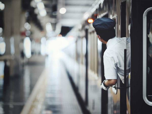 電車内で流れてきたアナウンス「私事ですが…」　続く言葉に「泣けてきた」