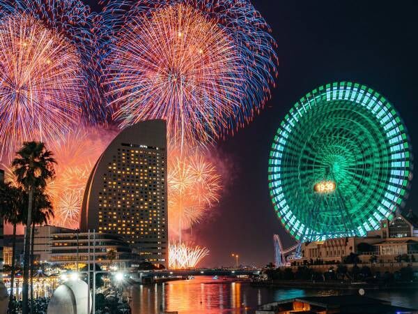 横浜の花火大会を撮影した１枚に、１０万人がイイネ！　「希望を感じる」「なんてきれい」