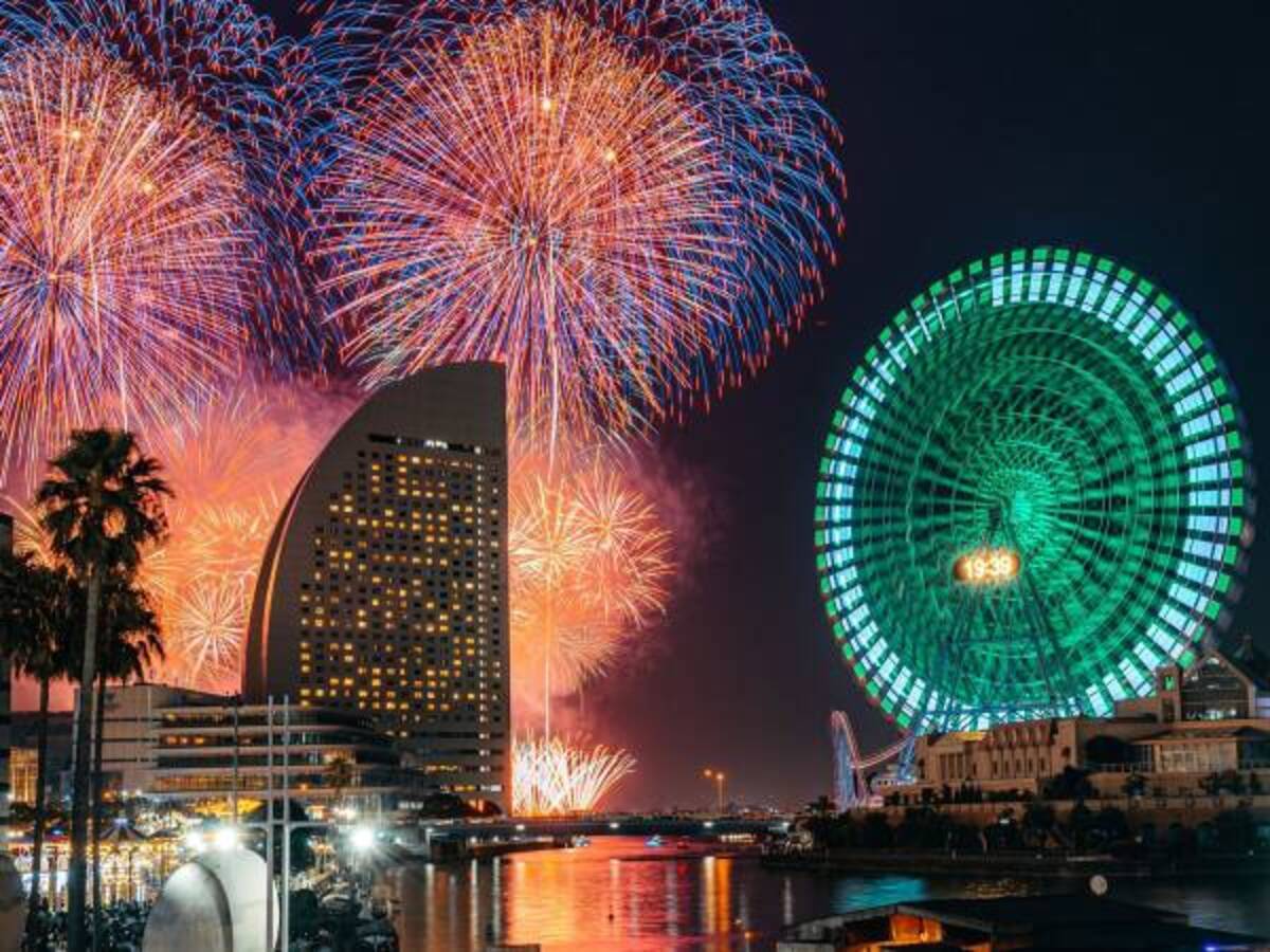 横浜の花火大会を撮影した１枚に １０万人がイイネ 希望を感じる なんてきれい 22年8月3日 ウーマンエキサイト 1 2