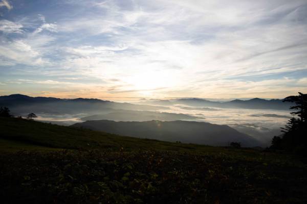 「星空に雲海…」長野県に『日本一空に近いキャンプ場』がオープン！