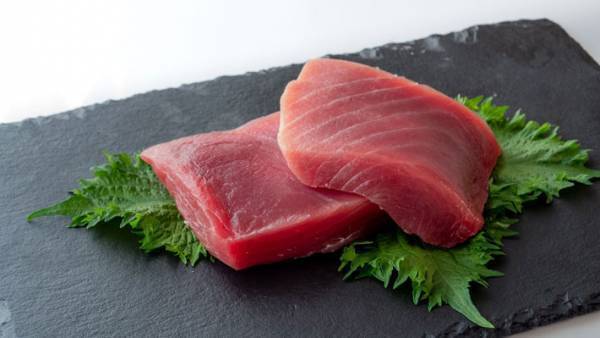 「流水解凍はやめて」　鮮魚店直伝の『マグロの解凍方法』は？　「これなら、色もキレイなまま