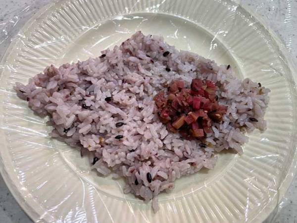 これだけでよかったのか…！　おにぎりの具を真ん中にするための工夫とは？