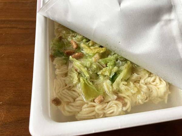 迷油って何？！　ペヤングの新作が気になって仕方ないので、食べてみた