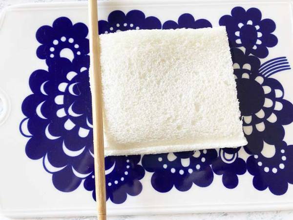 専用器具なしでOK！　手軽にパクッと食べられる、ミニサンドイッチの作り方