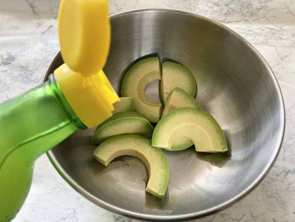 もうこれでダメにしない！　自宅で簡単にできる『冷凍アボカド』の作り方