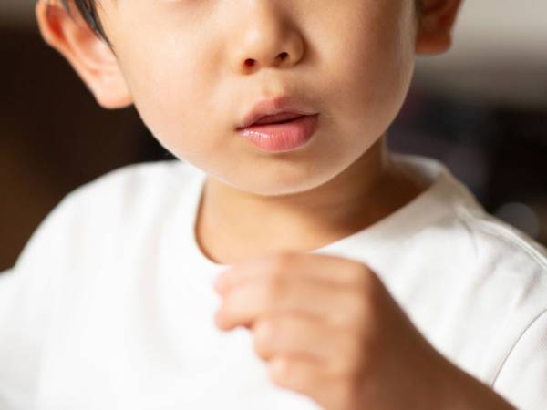 ５歳の息子の発言に、衝撃　母がアイドルの真似をすると？