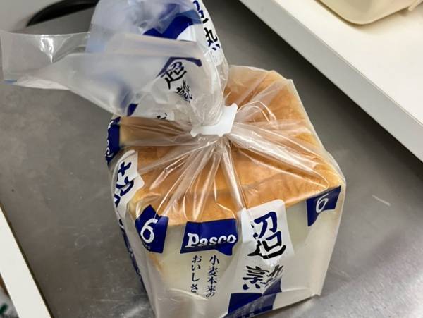 「食パンの袋、すぐ捨てないで」　警視庁が投稿した『生活の知恵』に反響　「意外と丈夫」「コレは便利」