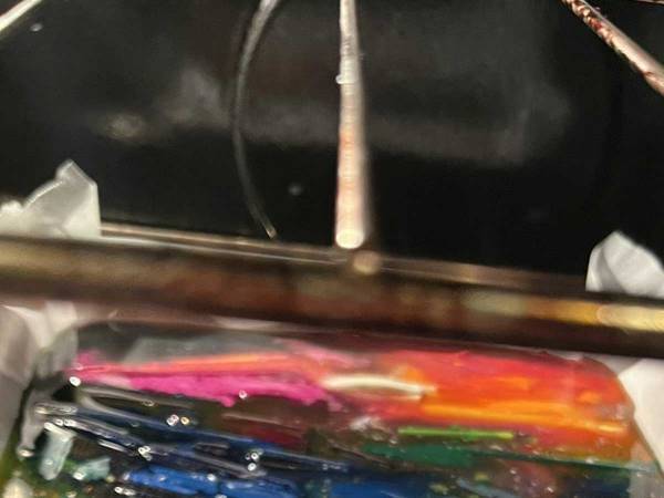 学校で余った２４０本のクレヨン　使い道に「めちゃくちゃ楽しそう！」