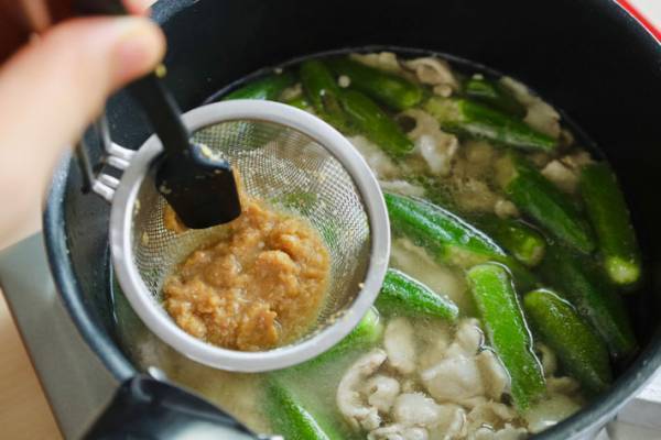 夏野菜たっぷり『夏の豚汁』　「自由な発想がいい」「栄養豊富でいい」と反響