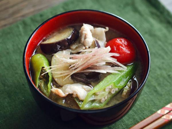 夏野菜たっぷり『夏の豚汁』　「自由な発想がいい」「栄養豊富でいい」と反響