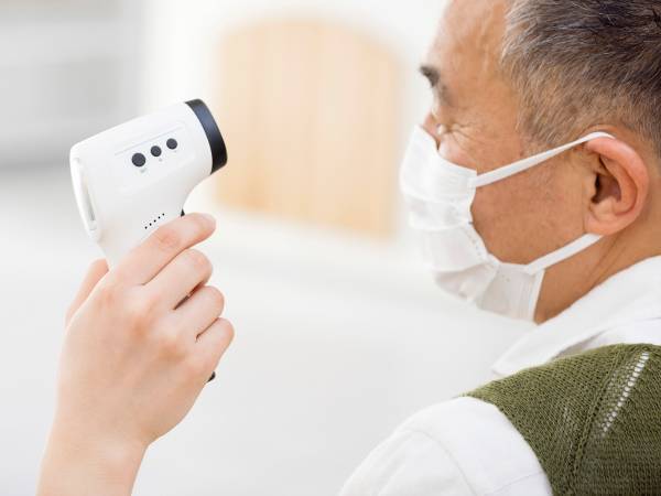 「カロナールを譲る」と申し出たおじいさん　オチに「いい話かと思ったら！」「こうなりたい」