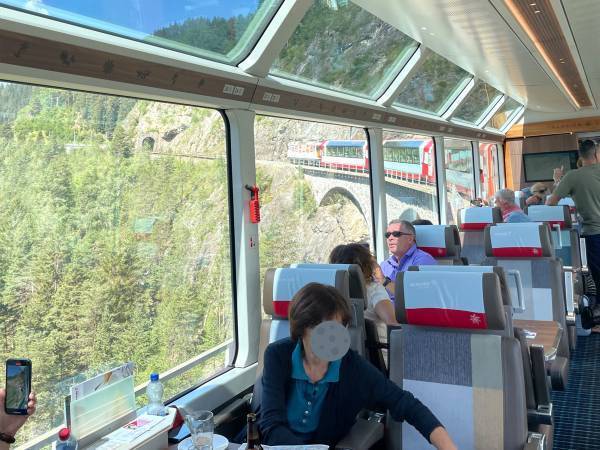 スイス旅行中に「ここ、日本…？」　衝撃的な写真に「どういうこと！？」「吹いた」