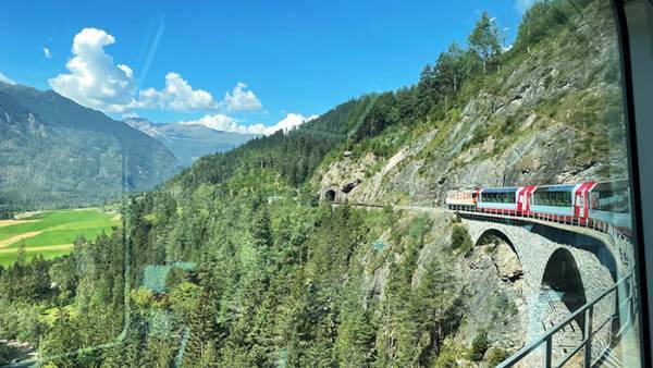 スイス旅行中に「ここ、日本…？」　衝撃的な写真に「どういうこと！？」「吹いた」