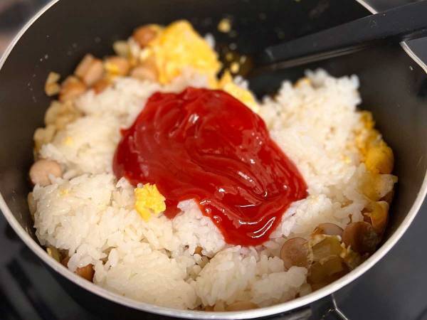 シェフ考案！簡単オムライスの作り方が話題に　「昼食に最適」「頭がいい」