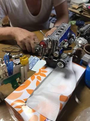 元整備士のおじいちゃん　机の上に置かれていた『モノ』に「すげぇッ！」「神業…」