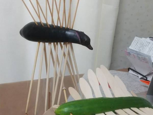 弟作の精霊馬　「見たことねぇ生き物だ！」と騒がれそうな２体に「再現度が高い」