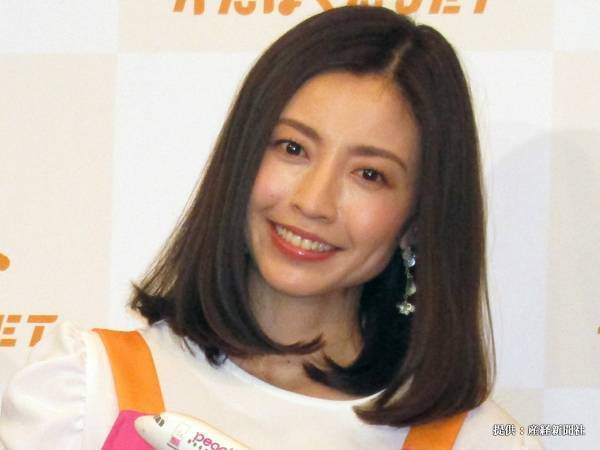 １歳の頃の写真を公開した片瀬那奈　「きれいな赤ちゃん！」と反響