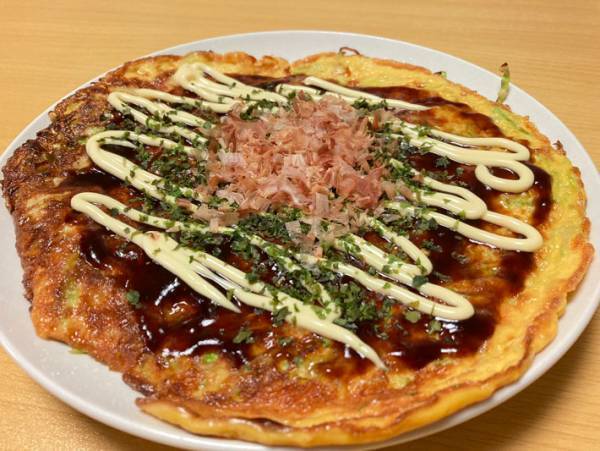 「キャベツと卵だけ」　粉を使わない『お好み焼き』に反響　作り方は？