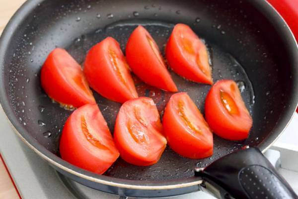 焼いたトマトを冷蔵庫で冷やすと？　「まるでフルーツのおいしさ！」